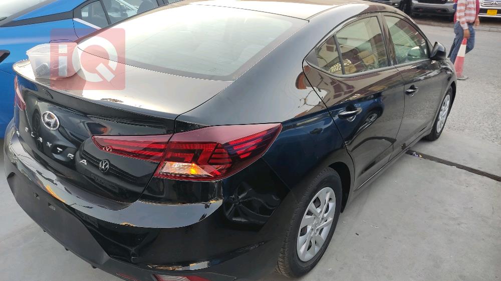 هیوندای ئەلەنترا